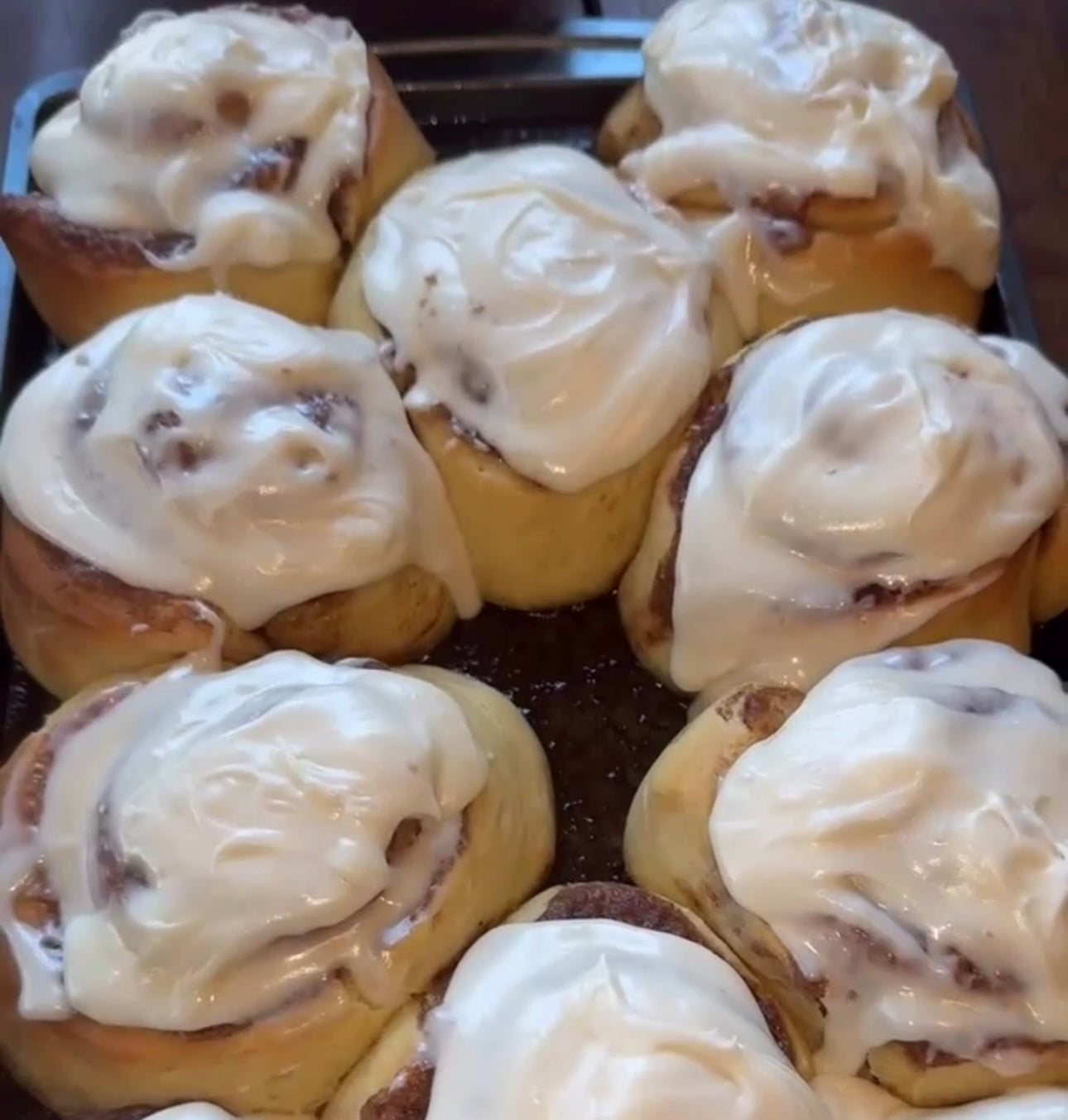Individual Cinnamon Roll ￼